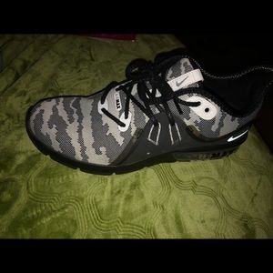 Nike AirMax Sequent 3